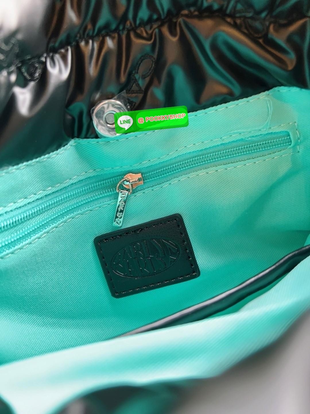 CARLYN TWEE MINI BAG #ไม่มินิตามชื่อจ้าา😘 💌พร้อมส่ง!สวยฉ่ำๆทุกสี ไม่มีไม่ได้แล้วจ้าา📌 ✔️กระเป๋าวัสดุไนล่อนอย่างดี นิ่มฟู ปักลายแบรนด์อันเป็นสัญลักษณ์ของรุ่นทั้งใบสวยงามค่ะ