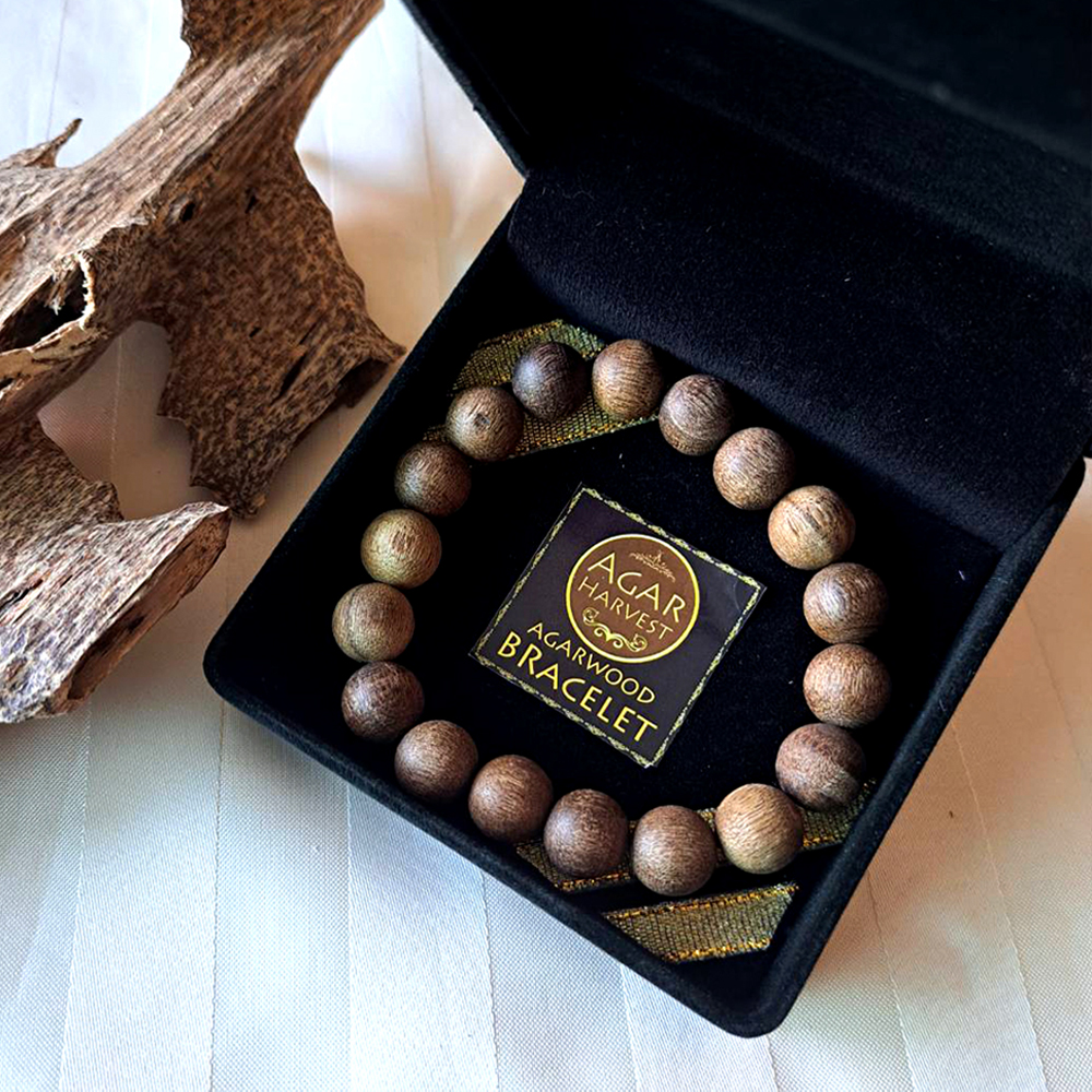 สร้อยข้อมือ กำไล ลูกประคำ จากแก่นไม้หอมกฤษณา ในกล่องกำมะหยี่ สวยหรู (18เม็ด 12มิล) Agarwood Beads Bracelet with Box (18 Beads) 12mm / Mala / Rosary 1 unit
