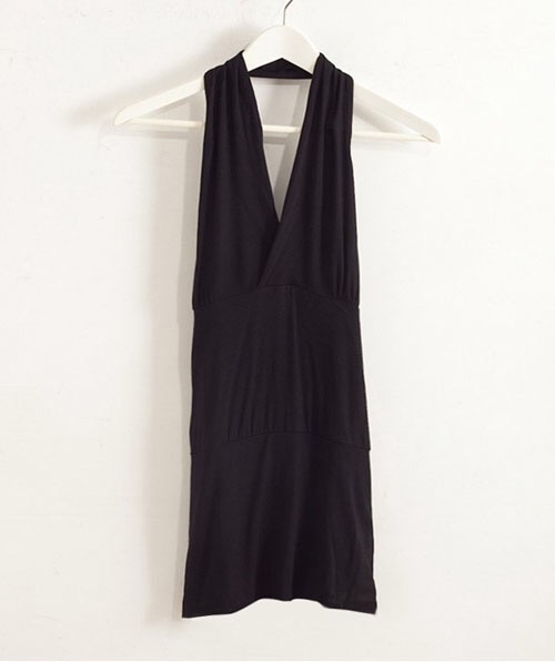 ชุดเซ็กซี่ ชุดแฟชั่น ชุดเที่ยว ชุดออกงานกลางคืน ชุดเที่ยว ชุดคล้องคอ ผ้ายืดซัพพอร์ทอย่างดี สีดำ เปลือยหลัง แต่งสายคาด สามเส้น เซ็กซี่ เปรี้ยวจี๊ดส์ เข็ดฟัน ไสตล์สาวเฉี่ยวเก๋ไก๋ + G string เข้าชุดคะ