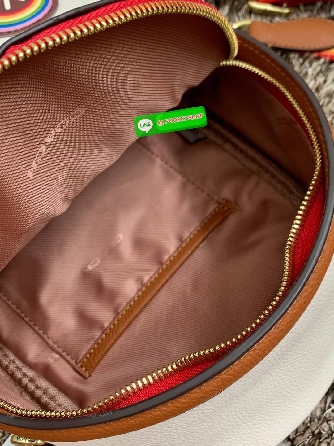 COACH CHARER BACKPACK WITH PATCHES ((CA137)) 🌈หลงรักเธอมากมาย เอาอะไรมาแลกก็ไม่ยอมจ้า🥱 ❣️กระเป๋าสะพายแบบมรหูหิ้ว วัสดุหนังแท้อย่างดี ลายหนังสวยมากๆ ละมุนมือมากๆค่ะ ❣️รุ่นนี้สามารถสะพายแบบเป้ได้//สะพายเฉียงด้านหลังได้//คาดมาด้