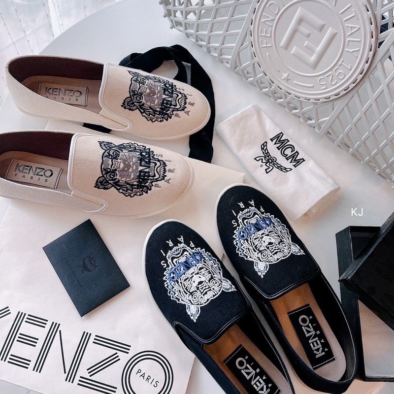 แบบขายดี พร้อมส่ง รีพีทอีกรอบคะ รองเท้าคัทชู Kenzo วัสดุทำจากผ้าแคนวาสปักหน้าเสือ พื้นรองเท้าเป็นยางซิลิโคน ใส่ดีน่ารัก