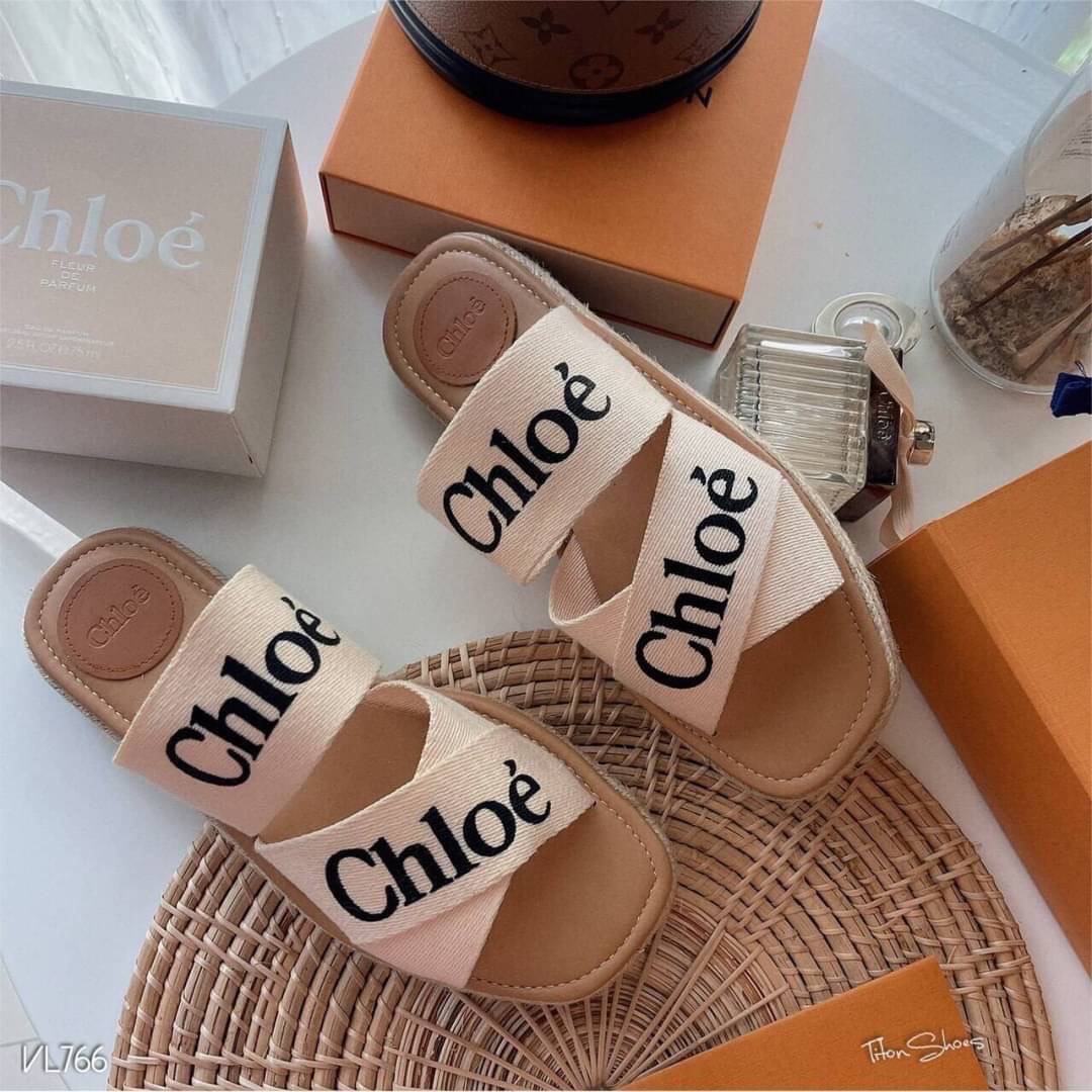 งานเข้าใหม่จร้า รีพีทรอบสุดท้าย พร้อมส่ง รองเท้าเตารีดส้นห่อปอ Chloe สวยมากกกกก พื้นสูง 1.5 นิ้ว งานชนช้อป พื้นปั้มแบรนด์