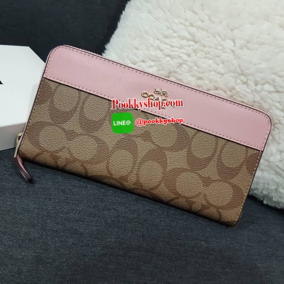COACH F76873 ACCORDION ZIP WALLET IN SIGNATURE CANVAS กระเป๋าสตางค์รุ่นคลาสสิค ซิกเนเจอร์ของแบรนด์ วัสดุหนังแคนวาสเคลือบ เปิด-ปิดด้วยซิปรอบ ใส่บัตรได้ มีช่องซิปใส่เหรียญ ใส่มือถือได้ พกใบนี้ใบเดียวเอาอยู่แล้วจ้า 💕