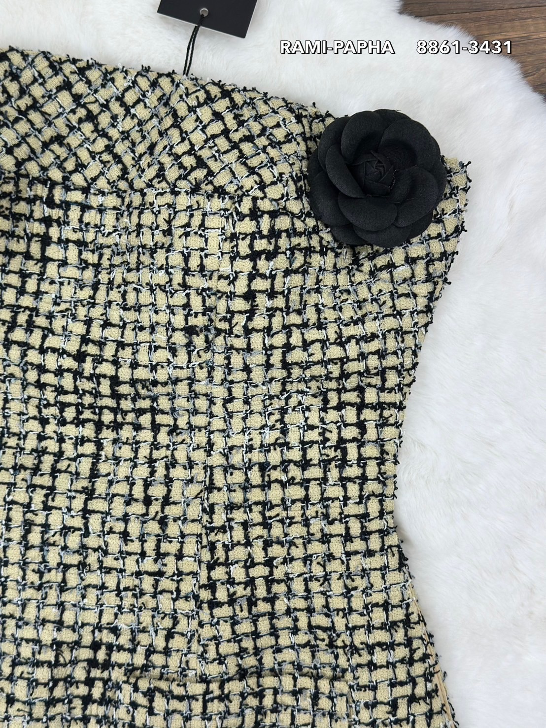 ชุดเซทแฟชั่น เสื้อเกาะอกตัวยาว เนื้อผ้าทวีตสีสวยมาก มีกระเป๋าหน้าใช้งานได้จริงทั้งสองด้าน