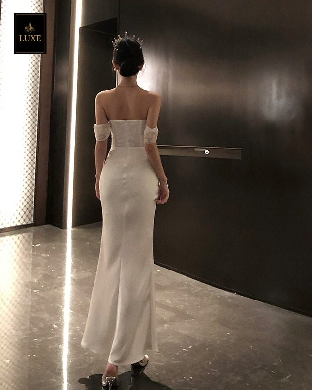 เดรสแฟชั่น เดรสเสื้อเกาะอกผ้าลูกไม้โครเชต์ แต่งผ้าคล้องแขน ผ้านุ่ม ยืดหยุ่นเล็กน้อย