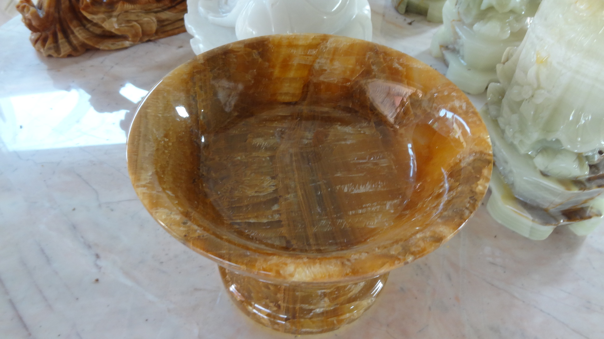 พานหินอ่อนหยกน้ำผึ้ง ขนาดสูง 13 เซนติเมตร กว้าง 15 เซนติเมตร