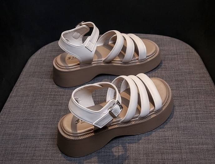 พร้อมส่ง รองเท้าลำลอง สูง 2 นิ้ว งานสวม 3 นวมนิ่ม ใส่สบายเท้า สายงานรัดส้นปรับขนาดได้ ของมันต้องมี ใส่สวย แมทซ์ได้กับทุกชุดจ้า **งานนำเข้า 100%