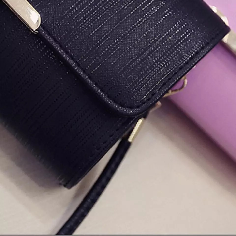 กระเป๋าสตางค์ กระเป๋าคลัชมือ กระเป๋าสะพายข้าง สีดำ เนื้อสวย เรียบหรู คุณหนูมากๆคะ size :ยาว19*สูง12*หนา 6cm