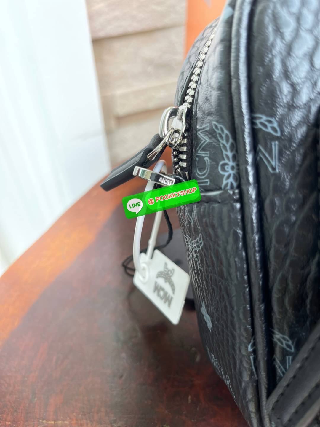 ð MCM KLASSIK CROSSBODY in Visetos( Small )āļāļĢāļ°āđāļāđāļēāļāļĢāļāļŠāļāļāļāļĩāđ Klassik āļāļĩāđāļĄāļĩāļĨāļąāļāļĐāļāļ°āļāļĢāļāļāļēāļĄāļāļ·āđāļ āļāļāļāđāļāļāļŠāđāļāļĨāđāļāļĨāļēāļŠāļŠāļīāļ āđāļāļĢāļāļŠāļĢāđāļēāļāļāļĢāļ°āđāļāđāļēāļāđāļģāļŦāļāļąāļāđāļāļēāļĄāļāļāļāļīāļŠāļĢāļ°āđāļŦāļāļ·āļāļāļąāđāļ āļāđāļēāđāļāđāļāļĨāļ·āļāļāļāļīāļ§āļĨāļēāļĒ Visetos āļāļąāļāđāļāđāļāđāļāļāļĨāļąāļāļĐāļāđāļāļāļmcm āđāļāļāļĩāđāļāļ·āļāđāļāļāđāļāļŠāļāļāļĢāļĩāđāđāļāļāđāļŪāļāļāđāļāļĢāļĩāļāļĩāđāļŠāļĄāļāļđāļĢāļāđāđāļāļāļāļĩ