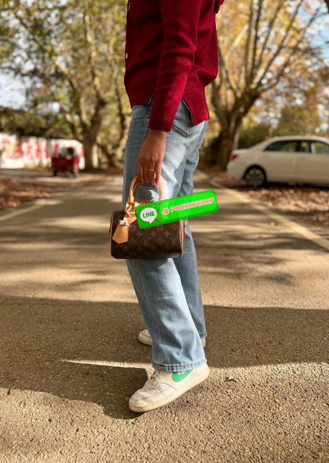 จำนวนจำกัด ไม่ทันราคานี้คือพลาดมากๆค่าสาวๆ ได้รุ่นนี้ไปไม่ผิดหวังค่าสาวๆ น้องมาพร้อมAccessories brand จัดเต็มในใบสวยมากๆ! #หมดรอบนี้ไม่เจ้าแล้วจ้าา LOUIS VUITTON SPEEDY 20 WITH CHARM (Limited Edition vip duty free ตปท.) 🔖พร้อมส่ง! ใบน้องขนาดกลาง ห