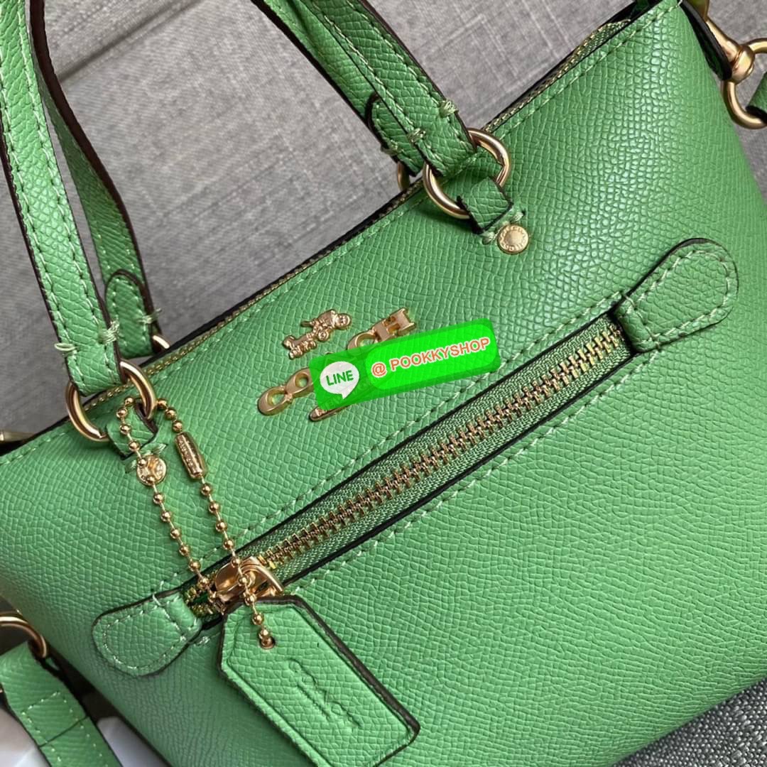 Coach Mini Gallery Crossbody With Stripe Heart Print (coach ca793) กระเป๋าสะพายข้าง เทรนรุ่นเล็กมาแรงวัสดุหนังแท้ทั้งใบ เปิดปิดด้วยซิป มีช่องใส่บัตรเครดิต 2 ช่อง ซับในผ้า สายสะพายถอดได้ สามารถสะพายข้างหรือสะพายไหล่ได้