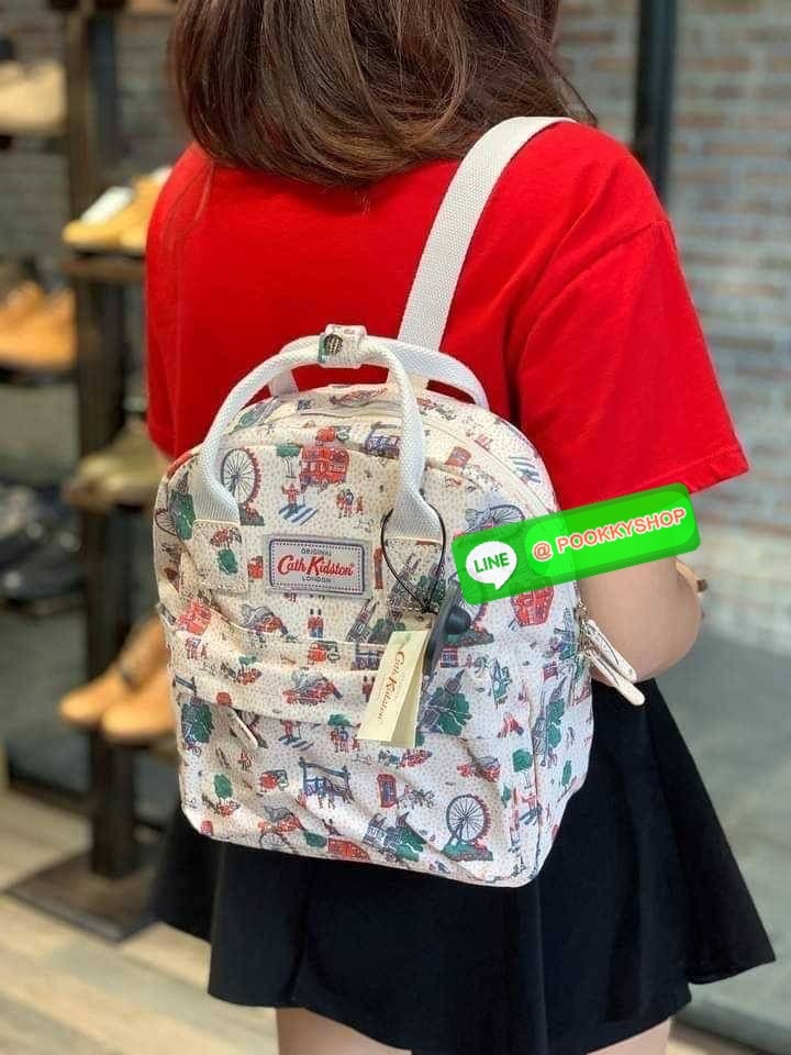 Best Seller !! Cath Kidston Multi Strap Backpack กระเป๋าสะพายเป้รุ่นมินิ แบรนด์ดังสไตล์วินเทจสุดฮิต วัสดุ Canvas เคลือบกันน้ำสามารถเช็ดทำความสะอาดได้ เปิดปิดด้วยซิปสะดวกใช้ ด้านหน้าประดับโลโก้แบรนด์ พร้อมช่องซิปด้านนอกใส่กระเป๋าสตางค์ มือถือได้ ด้านในมีช่