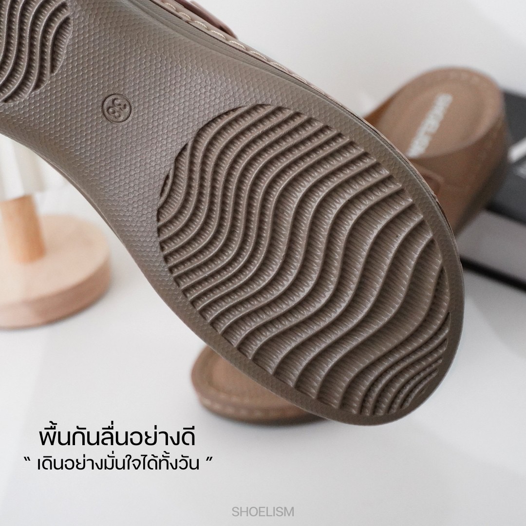 ไม่ต้องแต่งเยอะ แค่ใส่คู่นี้ลุคก็ดูเป๊ะ! รองเท้าสุขภาพ รองรับแรงกระแทกดีมาก เท้าไม่ล้า ส้นสูงกำลังดีน้ำหนักเบา เหมาะกับทุกกิจกรรม คู่นี้คือผู้ช่วยดีๆ ต้องมีติดตู้ไว้เลย