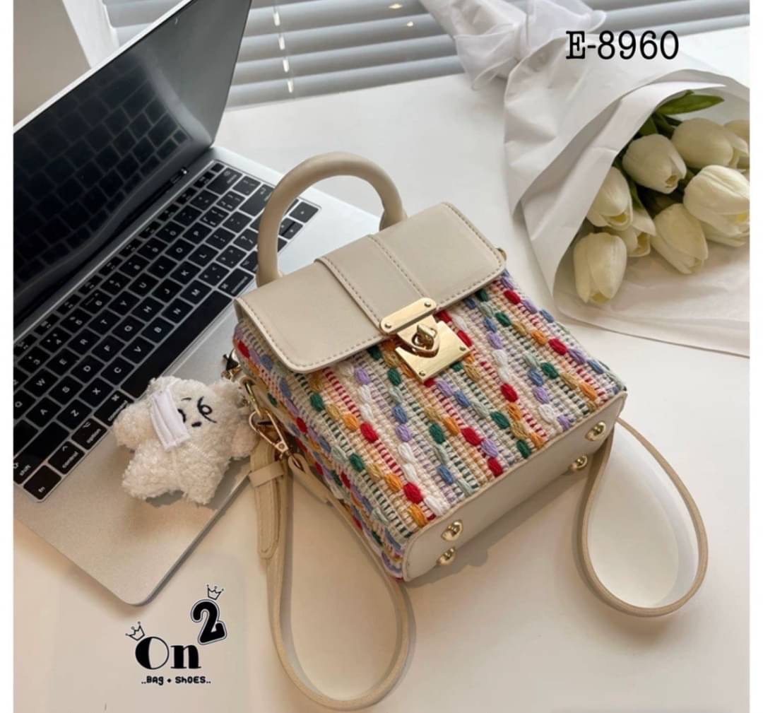 New arrivals กระเป๋าสะพายมาใหม่ ไซส์มินิดูตะมุตะมิน่ารักไปอีกจ้า ใส่โทรศัพท์ ใส่ของจุกจิก มาพร้อมพวงกุญแจ สายสะพายยาวครอสบอดี้