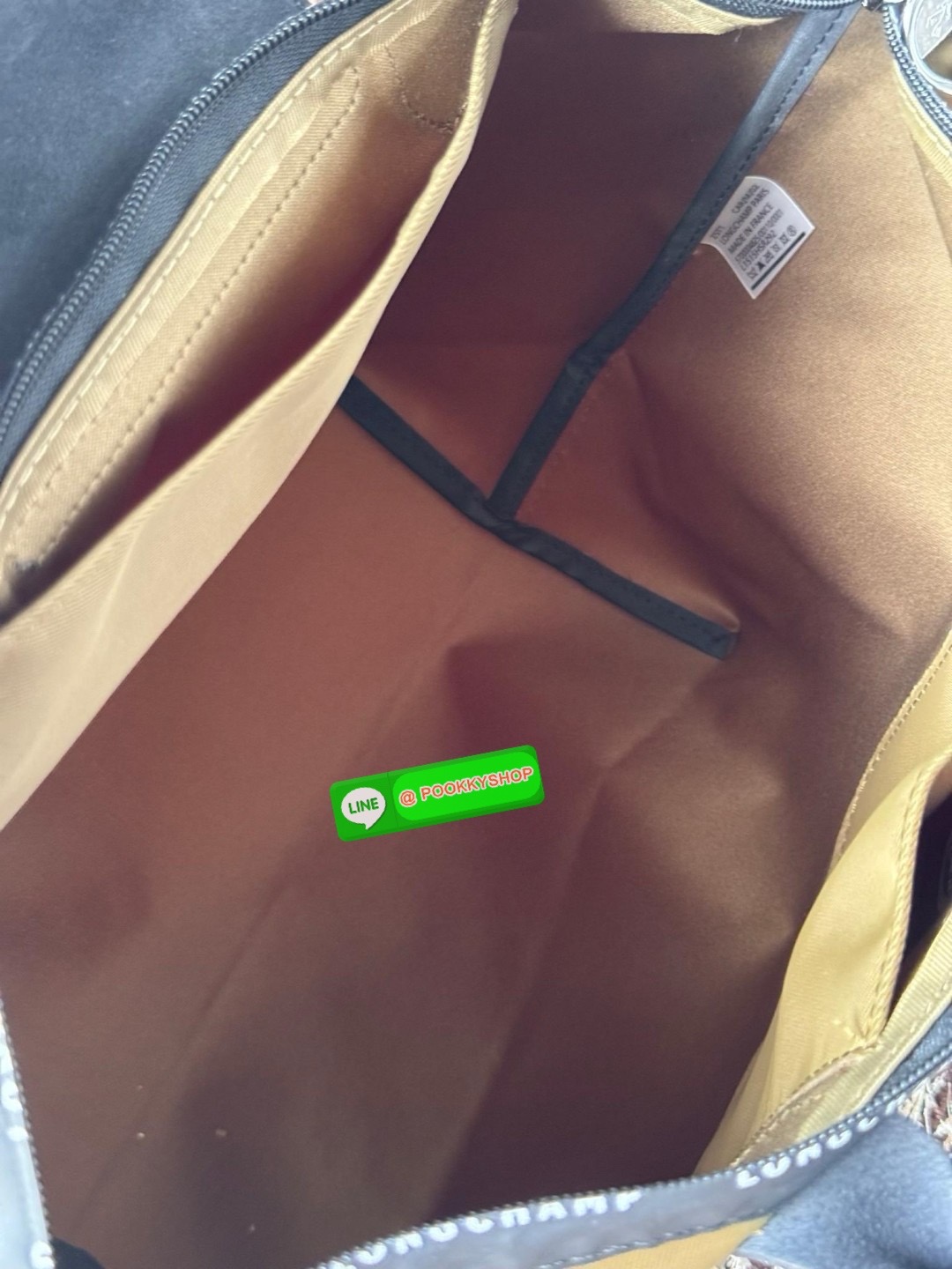 Large Longchamp LE PLIAGE ENERGY L HANDBAG LE PLIAGE รีไซเคิล ECONYLสไตล์สปอร์ต ทันสมัย และใช้งานได้จริง น้ําหนักเบา กระเป๋าใบนี้เป็นเครื่องประดับที่มีเสน่ห์ในอุดมคติที่จะติดตามคุณในทุกกิจกรรมยามเย็นของคุณ มาพร้อมกับสายสะพายไหล่ปรับได้ สามารถพกพาได้ ทั้งแ