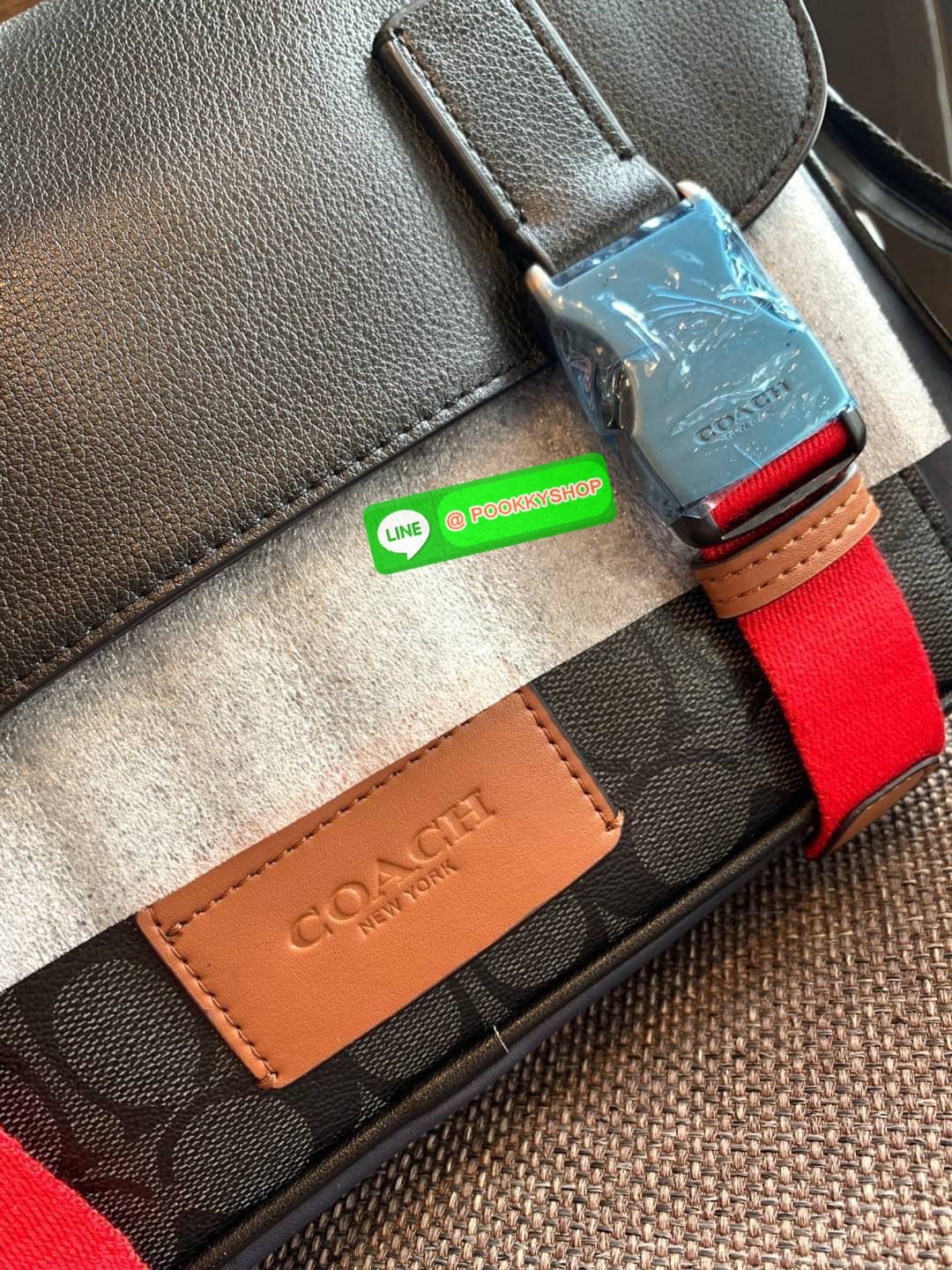 COACH TRACK CROSSBODY IN COLORBLOCK ((4141//4021)) พร้อมส่งที่ไทย ใหม่ล่าสุดค่ะ! กระเป๋าสะพายครอสบอดี้ร์หรือสะพายข้าง หนังแท้ชั้นดีที่สุด หนังนิ่มสวยมากๆค่ะ ด้านหน้าเย็บป้ายหนังโลโก้แบรนด์ เปิดปิดกระเป๋าแบบกดล็อคสองข้าง ภายในมีช่องตอนหน้าหนึ่งช่อง;มีซิปเป