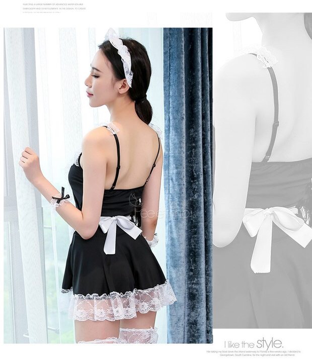 ชุดคอสเพลย์ ชุดแฟนซี สาวใช้เซ็กซี่ ชุดMaidสาวเซ็กซี่ สีดำ แต่งริบบิ้นกลางอก เล่นลูกไม้ชายกระโปรงและขอบเสื้อ ช่วงกระโปรง มีผ้ากันเปิ้อนติดกับตัวกระโปรง ในชุดมาพร้อมที่คาดผมแต่งระบายลูกไม้ และปลอกข้อมือ ลูกไม้ แต่งริบบิ้น2ข้าง