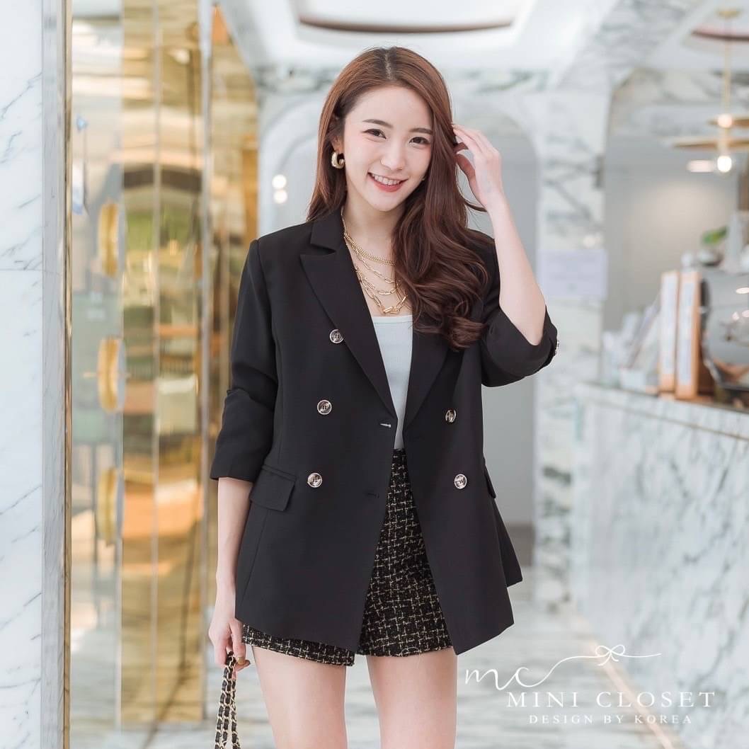 ⛅️Blazer ทรงดีงามมาก⛅️ งานสูท Oversize คุณภาพเนี้ยบๆ ผ้าเนื้อดี งานมีซับในทั้งตัว ความยาวปิดสะโพกบน ใส่ทางการก็ได้ ใส่ชิวๆเก๋ๆก็เอาอยู่ค่ะ