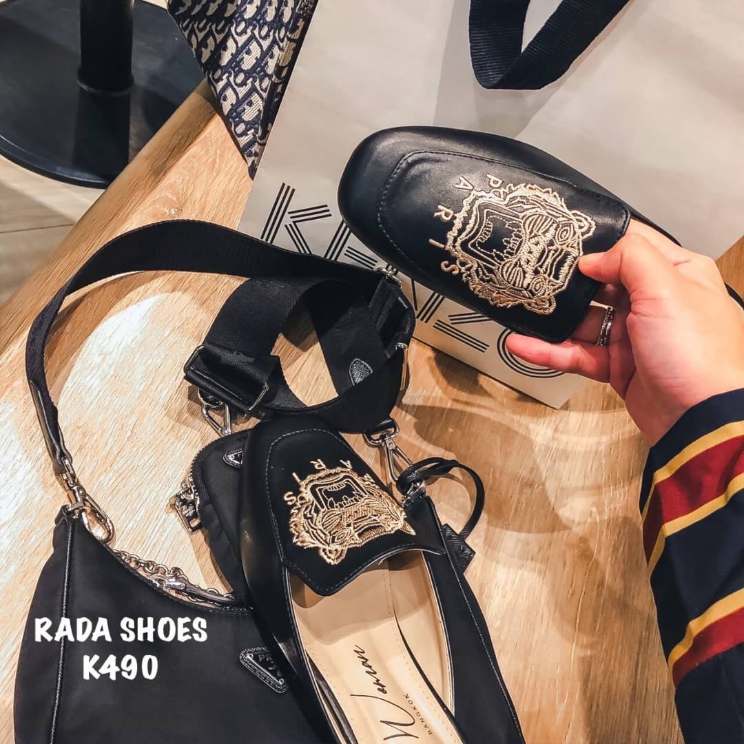 2020 New Shoes ... รองเท้าหัวปิดเคนโซ เปิดส้น พร้อมส่งรองเท้า ... รองเท้า เปิดส้น ขานดีเป็นผ้าปัก ลาย พื้นบุนวม บอกเลย เป็นรุ่นแนะนำ ขายดีต้องบอกต่อ ชอบสั่งเลยมีไม่เยอะนะคะ