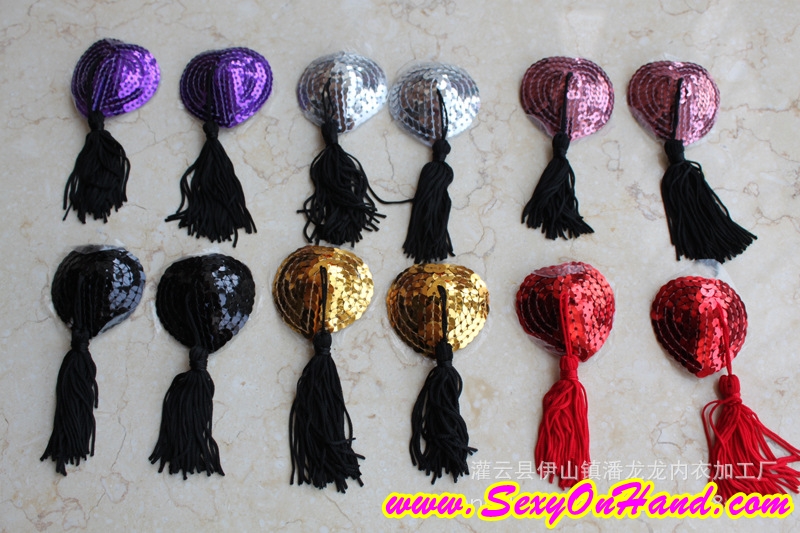 แผ่นปิดจุก แฟนซี ปิดจุ๊ก ติดพู่ แต่งเลื่อม ปลายพู่เก๋ไก๋ เซ็กซี่ ด้านหลังเป็นแผ่นซิลิโคน เหนียวหนึบ จร้า