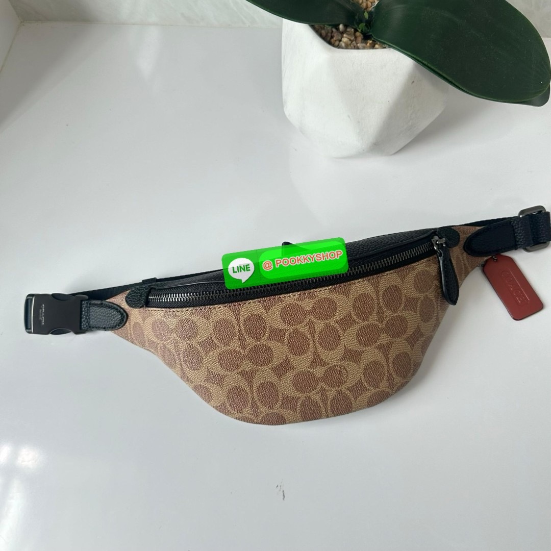 COACH Charter Fanny pack synthetic (C7700) 🔖กระเป๋าคาดอกรุ่นใหม่ไซส์มินิ ขนาดกำลังดี ทรงหล่อ 🔖วัสดุ: แคนวาสตัดสลับหนังแท้ 🔖สายปรับระดับได้ 🔖มี2 ช่องซิป ด้านหน้าและด้านหลัง 🔖ภายในช่องหลักมีช่องใส่ของจุกจิก1ช่อง