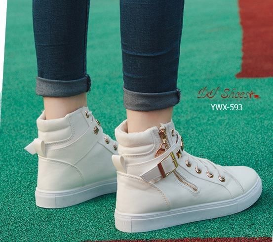 สินค้าพร้อมส่ง รองเท้าผ้าใบหุ้มข้อนำเข้าเสริมส้น ผ้าแคนวาส ส้นPU ประดับแถบซิปสีทองรูปหัวกระโหลก ด้านข้างมีเทปเมจิกเทปใส่ง่าย ดีเทลสวยเก๋ไม่ซ้ำใครค่ะ