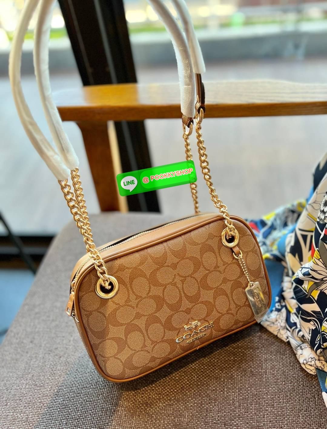 🆕🆕🆕 สวย หรู ดูดี ทางนี้จ้าสาวๆๆ สินค้าต้องมี ห้ามพลาด! COACH CAMMIE CHAIN SHOULDER BAG IN SIGNATURE ((C8149)) 🌟พร้อมส่ง จำนวนจำกัด ก่อนหมด! กับกระเป๋าหิ้วหรือสะพายไหล่ สายสะพายไหล่ในตัวแบบโซ่มีหนังรองบ่า สวยงามมากๆค่ะ หนังแ