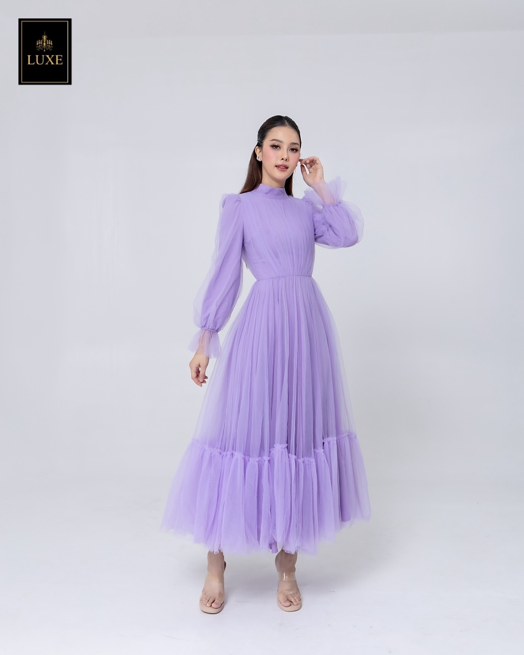 เดรสแฟชั่น แม็กซี่เดรสเสื้อคอปีนแขนยาว กระโปรงบานต่อชายรูดระบายรอบตัว มีโบว์ผูกเอว