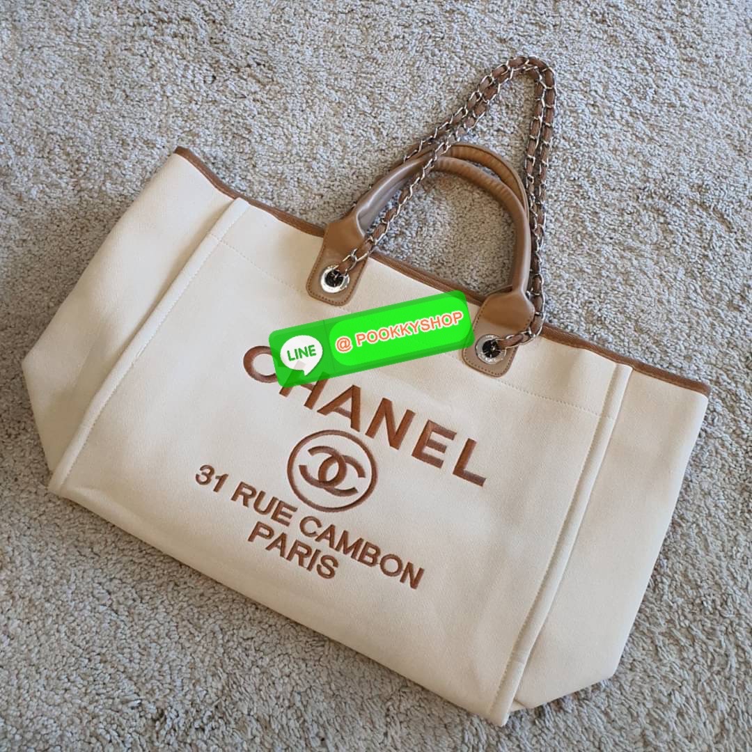 กลับมาพร้อมส่งอีกครั้ง!! รอบนี้มีมาให้เลือก8สี เลยค่ะ กับรุ่นที่สาวๆรอคอย CHANEL CANVAS TOTE BAG จากงานพรีเมี่ยม VIP GIFT รุ่นดังเลยค้า SIZE ใหญ่อลัง ตัวกระเป๋าเป็นผ้า CANVAS เนื้อดีสมราคา อะไหล่เงินปั้มแบรนด์แท้ทั้งใบ ด้านหน้าปัก logo แบรนด์สุดหรู จุของไ