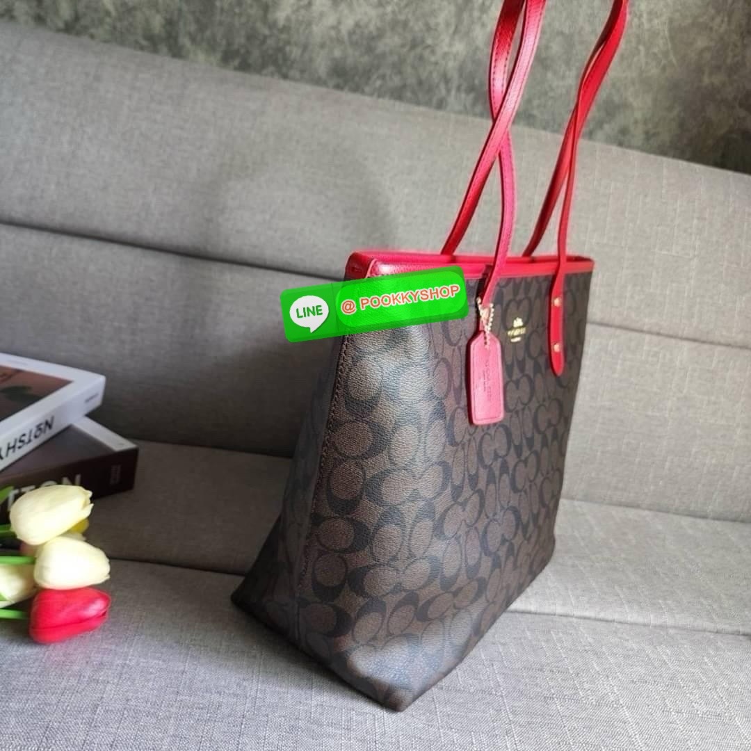 COACH CITY ZIP TOTE IN SIGNATURE COATED CANVAS (COACH F36876) กระเป๋าสะพายทรงช้อปปิ้ง ทรงสวย ทรงยอดนิยมใบใหญ่ยุของได้เยอะ หนังcanvas ลาย C Signature สายหนังแท้ สะพายขึ้นไหล่ได้สวย ใบใหญ่ ใช้งานง่าย มีซิปปิดด้านบน มีผ้าบุด้านใน มีช่องซิป