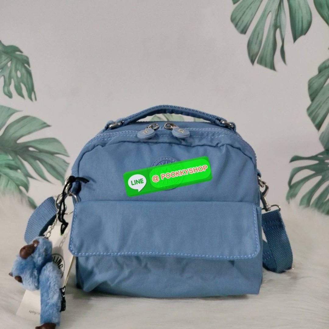 KIPLING Cand 2 ways backpack กระเป๋าถือหรือสะพายข้าง ขนาดกลาง วัสดุ Polyester 100% -ด้านหน้ามี 2 ช่องซิป -ช่องหลักโล่งกว้าง ใส่ของได้เยอะสุดๆ พร้อมช่องซิปและช่องแยกด้านข้างให้แยกของได้เป็นระเบียบมากขึ้น สามารถติใส่กระเป๋าสตางค์ใบยาวได้ มาพร้อมสายคล้องพวงก