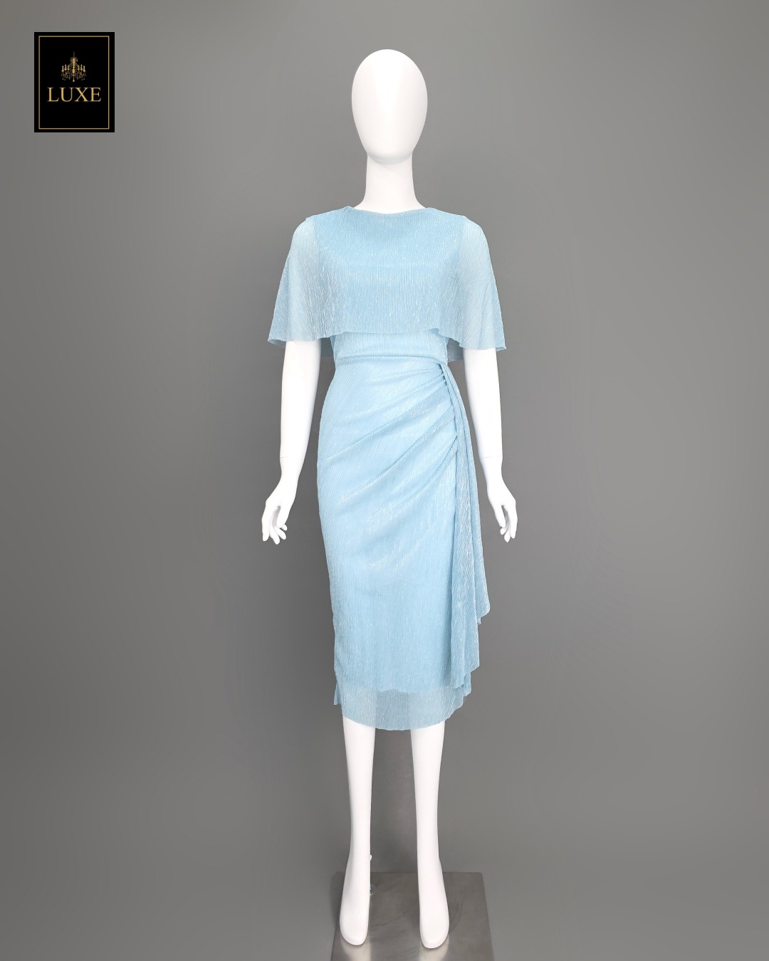 เดรสแฟชั่น เดรสเสื้อคอกลมแขนกุด ดีเทลเป็นเสื้อคลุมไหล่ในตัว