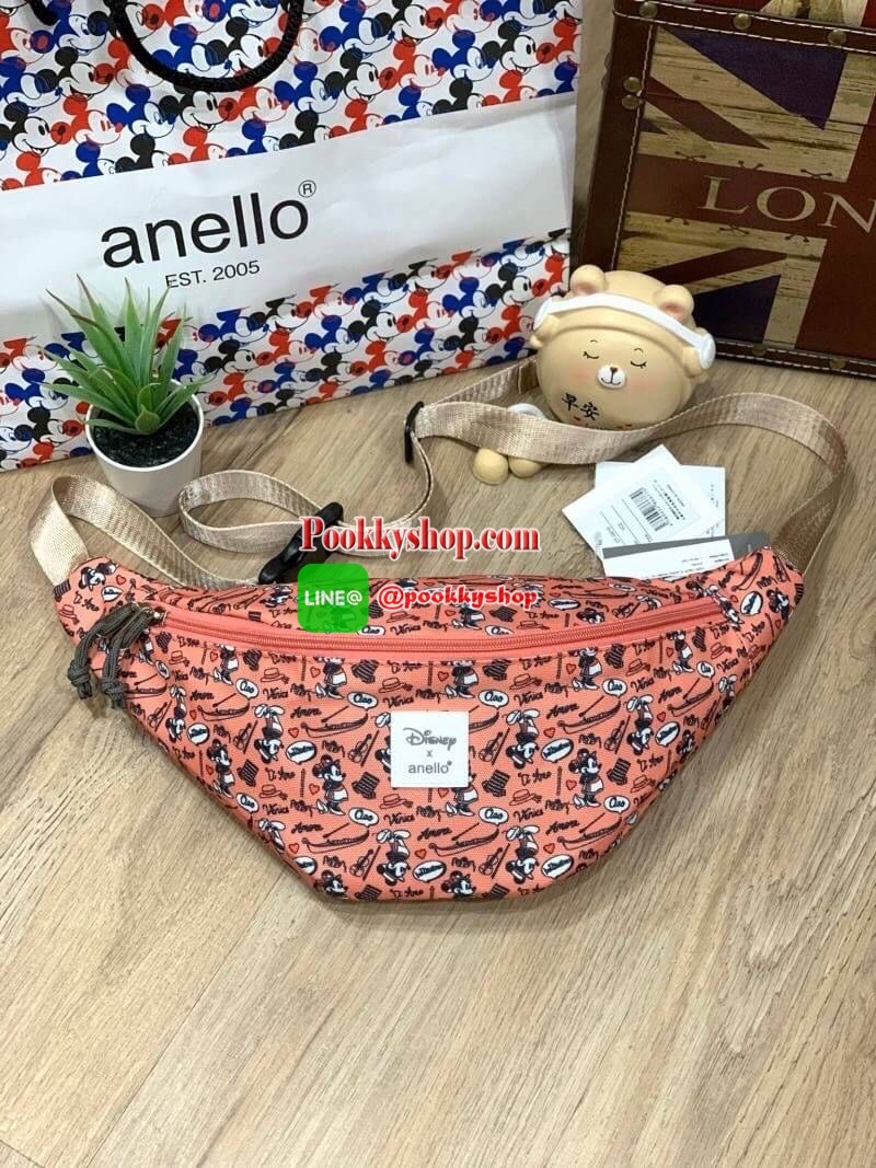 ANELLO กระเป๋าคาดอก CROSSBODY MINI DISNEY X ANELLO รุ่นDT-G010 กระเป๋าทรงคาดอก คาดเอว หรือสะพายครอสบอดี้ จากDisney x anello ซีรีย์ Let's travel with Mickey คอลเลคชั่นใหม่ที่มีการนำทั้ง 5 ประเทศ เอาสถานที่มาวางบนตัวกระเป๋าและมีตัวการ์ตูนสุดคลาสสิคอย่า