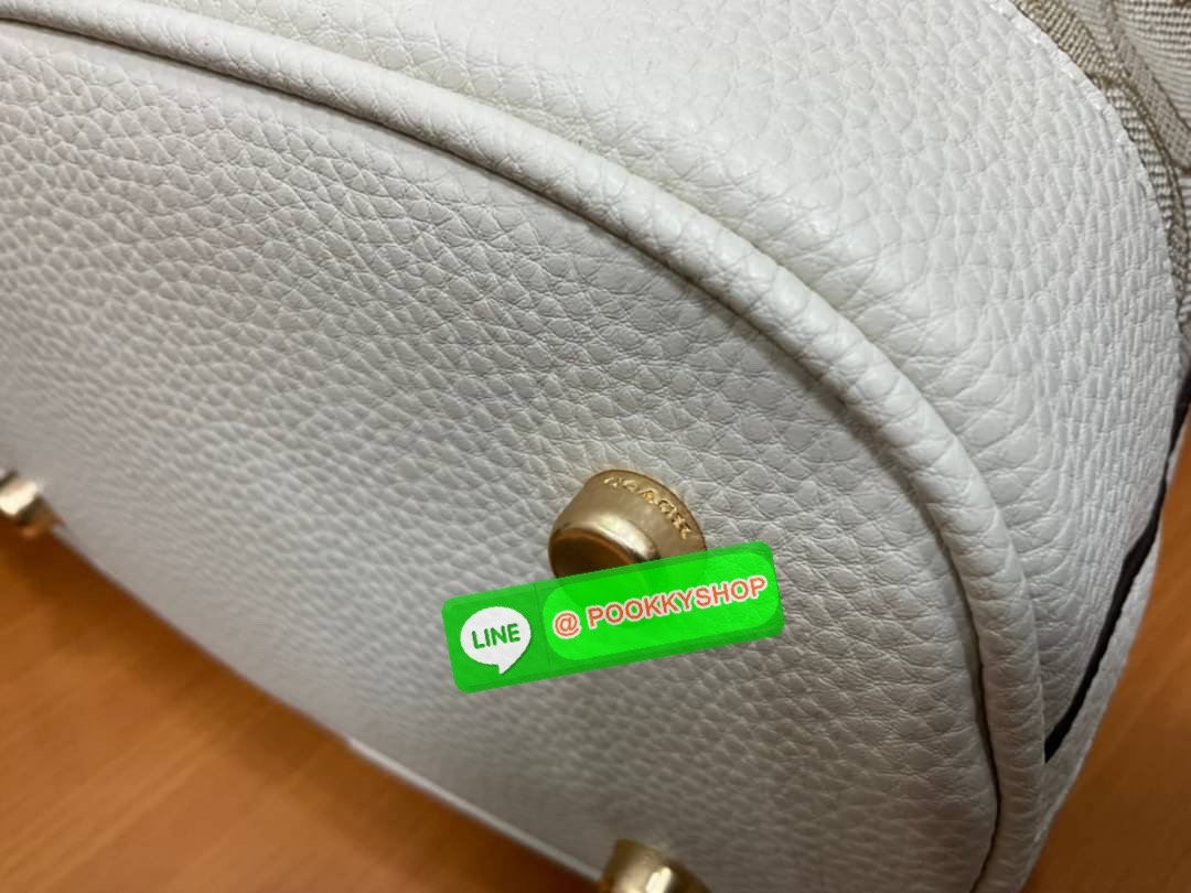 New arrival! 🌈น้องใหม่ล่าสุด สวยหรู ดูดีมากๆค่ะ! COACH DEMPSEY DRAWSTRING BUCKET BAG ((C4100//C4102)) พร้อมส่งที่ไทยค่ะ! กระเป๋าทรงขนมจีบ หนังแท้นิ่มสวยมากๆค่ะ จุดเด่นด้านหน้าปั้มโลโก้แบรนด์ ปากกระเป๋าแบบหูรูดใช้งานง่าย ภายในสามารถใส่ของจำเป็นในชี