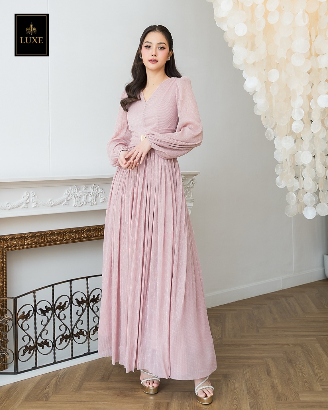 เดรสแฟชั่น แม็กซี่เดรสเสื้อคอวีแขนยาว กระโปรงจีบรูดรอบตัว