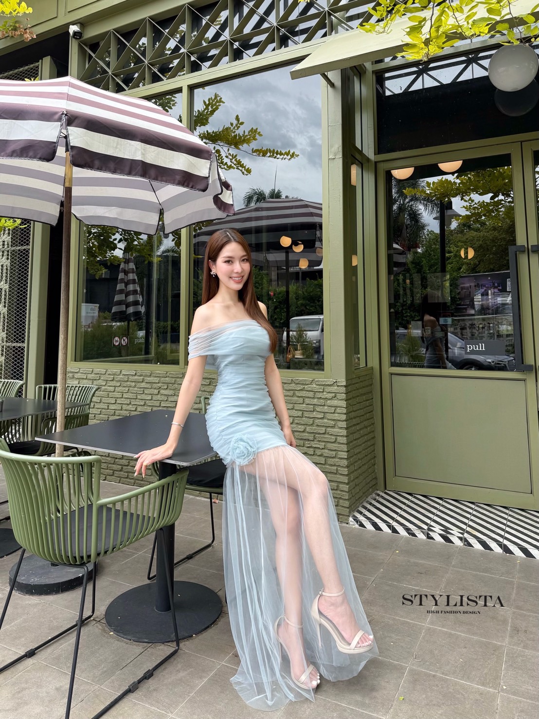 เดรสแฟชั่น เดรสใส่สวยดูดี ต้องมีติดตู้ไว้เลย แพลตเทินดีงาม ใส่สวยเปะสุดๆ