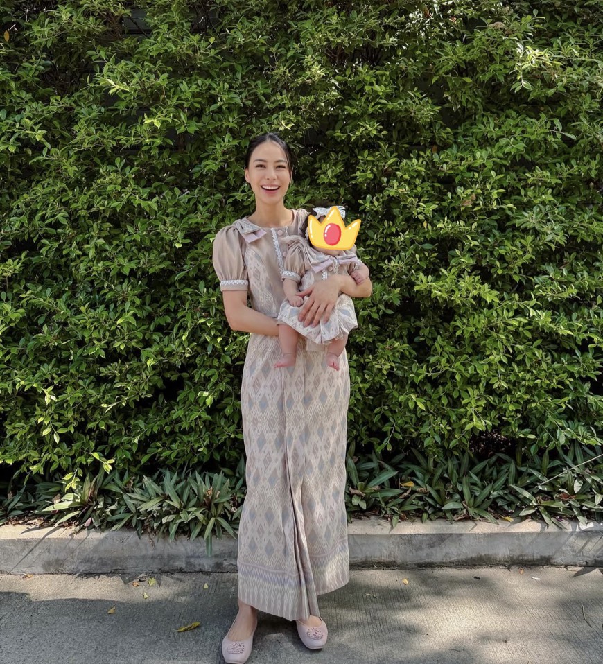 ชุดเซทแฟชั่น เซตลายผ้าไทย เนื้อผ้าหนานุ่มอย่างดี ดีเทลสวยเก๋ดูผู้ดี ไหล่แต่งโบว์