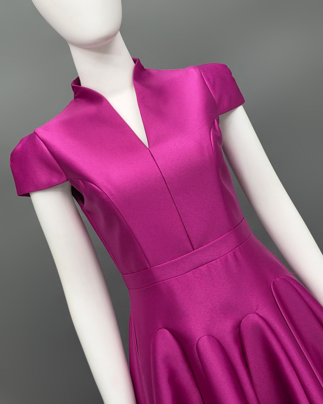 เดรสแฟชั่น เดรสเสื้อคอตั้ง แขนสั้น กระโปรงบาน