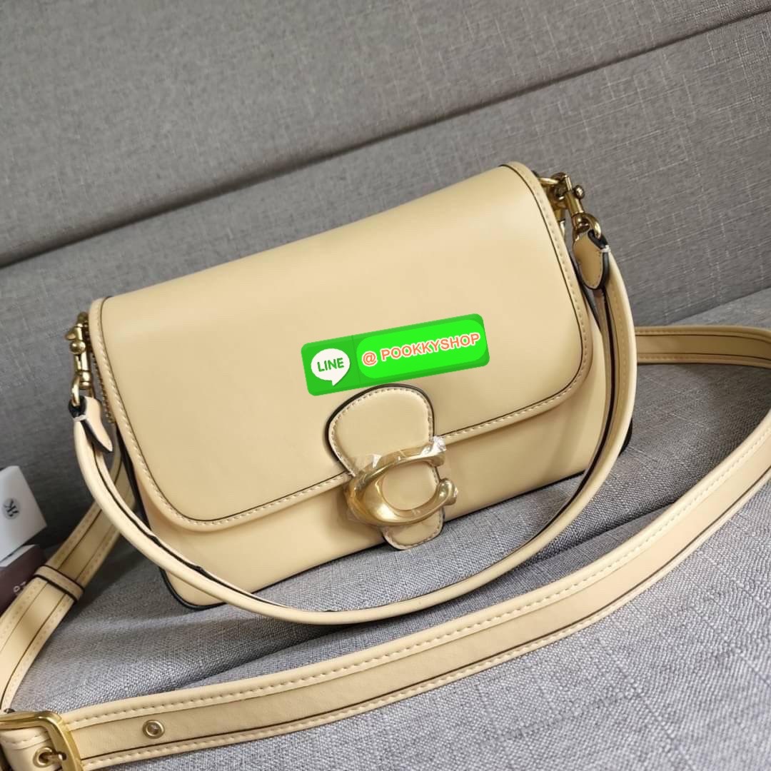 COACH SOFT TABBY SHOULDER BAG (COACH C9804) กระเป๋าข้างเรียบหรู ใบเดียวสะพายได้หลายสไตล์ มีสายสะพายให้ถึง 3 เส้น ปรับเปลี่ยนสไตล์ได้หลายลุควัสดุหนังแท้ทั้งใบ สัมผัสนิ่มมือ น้ำหนักเบา เปิดปิดแบบกระดุมแม่เหล็กเป็นอะไหล่โลโก้แบรนด์ตัวใหญ่ โดดเด่น ภายในกระเป๋