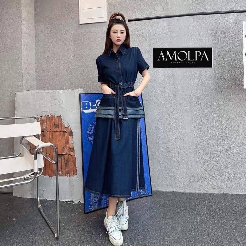 SET TOP+SKIRT CHRISTIAN DIOR DENIM มาให้ช๊อปทั้งเสื้อและกระโปรง สำหรับแบรนด์ CHRISTIAN DIOR คอลเลคชั่นใหม่ งานผ้ายีนส์คุ้มค่าต่อการครอบครองมากกกก สุดคุ้ม ตัวเสื้อเป็นเสื้อคอปกกระดุมหน้า มาพร้อมเข็มขัดยีนส์ หลังปลายเสื้อทออักษร CHRISTIAN DIOR มาพร้อมกระโปร