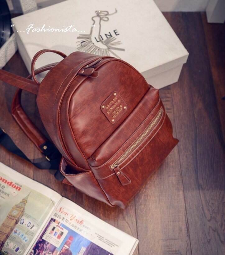 รุ่นนี้ถามกันมาเยอะ จัดมาเพิ่มให้อีกรอบ งานลายนูน 3มิติ ไม่ใช่สกรีนลาย พร้อมส่งครบสีเลยค่ะ!! HOT ITEM KOREA BACKPACK พร้อมส่งจ้าา แบบขายดี คุณภาพเริ่ด กระเป๋าเป้แบ็คหนัง pu เน้นจุดเด่นที่ตัวหนังที่ผสมผสานเนื้อแมทสีพื้นตัดต่อหนังลายงูนูนมีมิติสวยลงตัวมาก ว