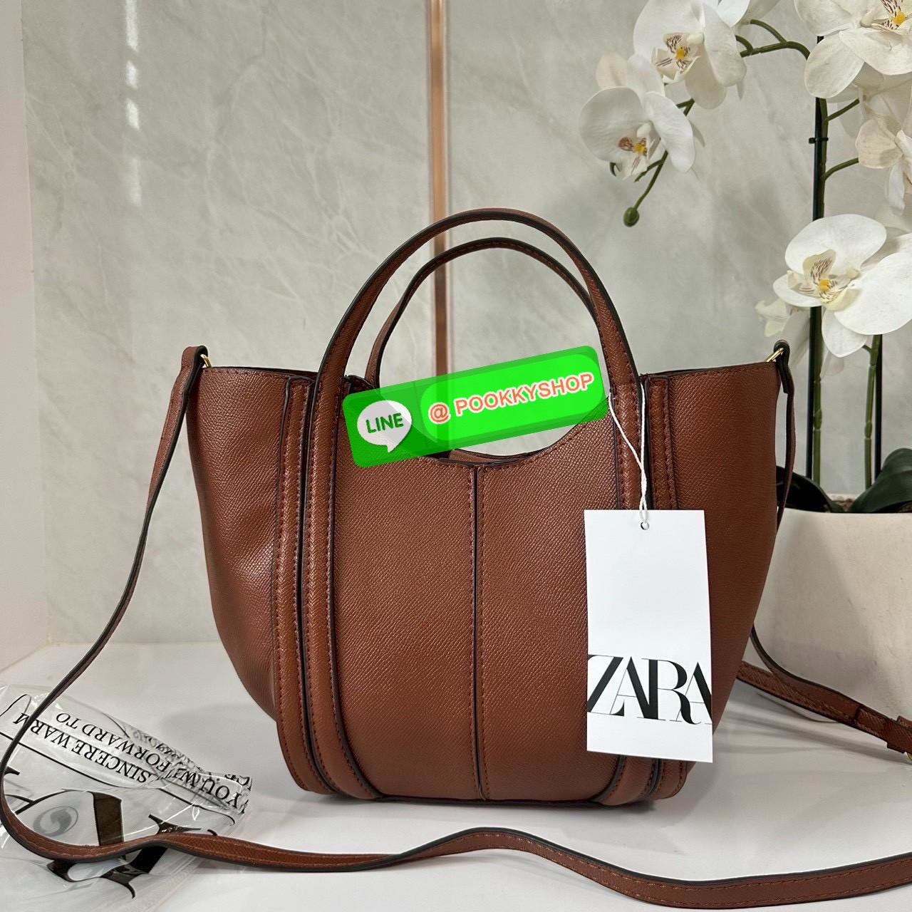 ZARA MINI CITY BAG WITH TOPSTITCHING กระเป๋าถือ /สะพายข้างยกระดับลุคของคุณด้วยกระเป๋ามินิซิตี้ดีไซน์โมเดิร์น โดดเด่นให้กับทุกสไตล์การแต่งตัว