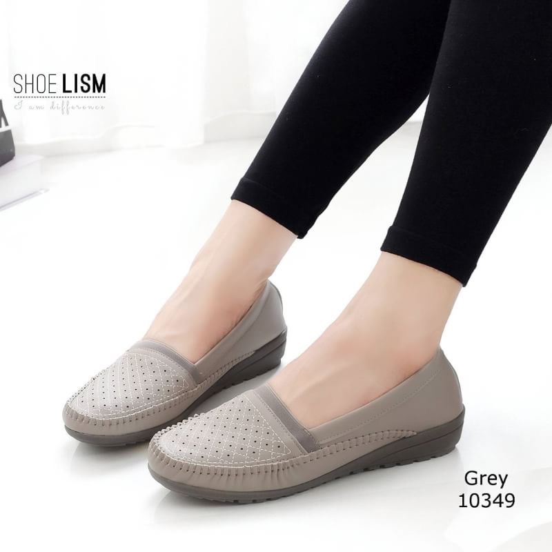 สินค้าพร้อมส่ง งายขายดี มาเพิ่มครบสี พร้อมส่งคร้า!! งานมาใหม่เห็นแล้วโดนใจฝุดๆ รองเท้าคัชชู โลเฟอร์ พิเศษไซส์41 วัสดุหนังนิ่ม แมทซ์กับชุดแนวไหนก้อเข้ากัน ลงตัวสุดๆพูดเลย แบบนี้ใส่สวยมากๆพูดเลย สาวคนไหนพลาด เสียใจแน่นอนคร้า!!!