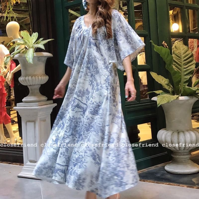 New! เดรสDior ทรงสวยหรู ใส่สลับหน้าหลังได้ค่ะ ใส่ออกงานก้อเลิศหรือใส่เดินเล่นชิวๆสวยสบัดพริ้ว ใส่สบาย ผ้านิ่ม คาดเข็มขัดดูสวยชิคขึ้นไปอีกกก^^