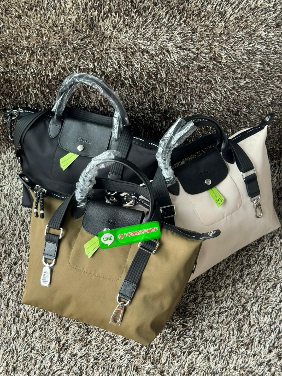 Large Longchamp LE PLIAGE ENERGY L HANDBAG LE PLIAGE รีไซเคิล ECONYLสไตล์สปอร์ต ทันสมัย และใช้งานได้จริง น้ําหนักเบา กระเป๋าใบนี้เป็นเครื่องประดับที่มีเสน่ห์ในอุดมคติที่จะติดตามคุณในทุกกิจกรรมยามเย็นของคุณ มาพร้อมกับสายสะพายไหล่ปรับได้ สามารถพกพาได้ ทั้งแ