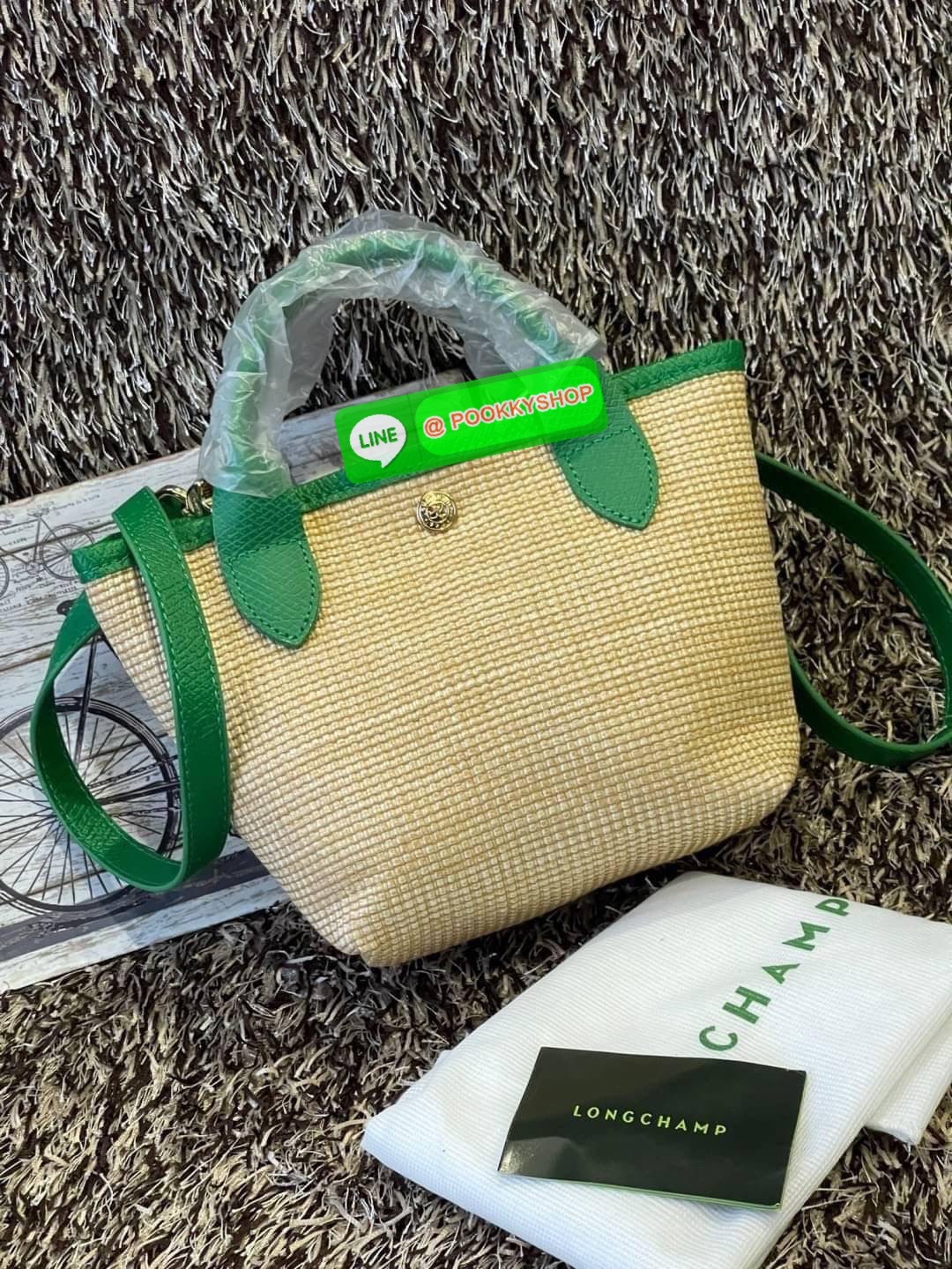 ðLONGCHAMP Le Pliage Paris - St Tropez Handtasche āļĢāļļāđāļāđāļŦāļĄāđāļāļēāļāđāļāļĢāļāļāđ āđāļāđāļāļāļĢāļ°āđāļāđāļēāļāļ·āļāļŦāļĢāļ·āļāļŠāļ°āļāļēāļĒ āļāļēāļāļŠāļēāļ raffia āļāļēāļāļāļĢāļ°āđāļāđāļēāļāļąāļāļāđāļ§āļĒāļŦāļāļąāļāļŠāļĩāļāđāļ§āļĒāļĨāļļāļāļāđāļŠāļļāļāđāļāđāļāļāļāđāļŦāļĨāđāļē Celebrities āļāļąāļāļāļĢāļ°āđāļāđāļēāļāļīāļāļāļīāļāļŠāļļāļāļŪāļīāļāļāļēāļ Longchamp āļāļĒāđāļēāļ Le Pliage Paille (āđāļĨāļ āļāļĨāļīāļĒāļēāļ āđāļāļĨāđ) āļĄāļĩāđāļĨāđ