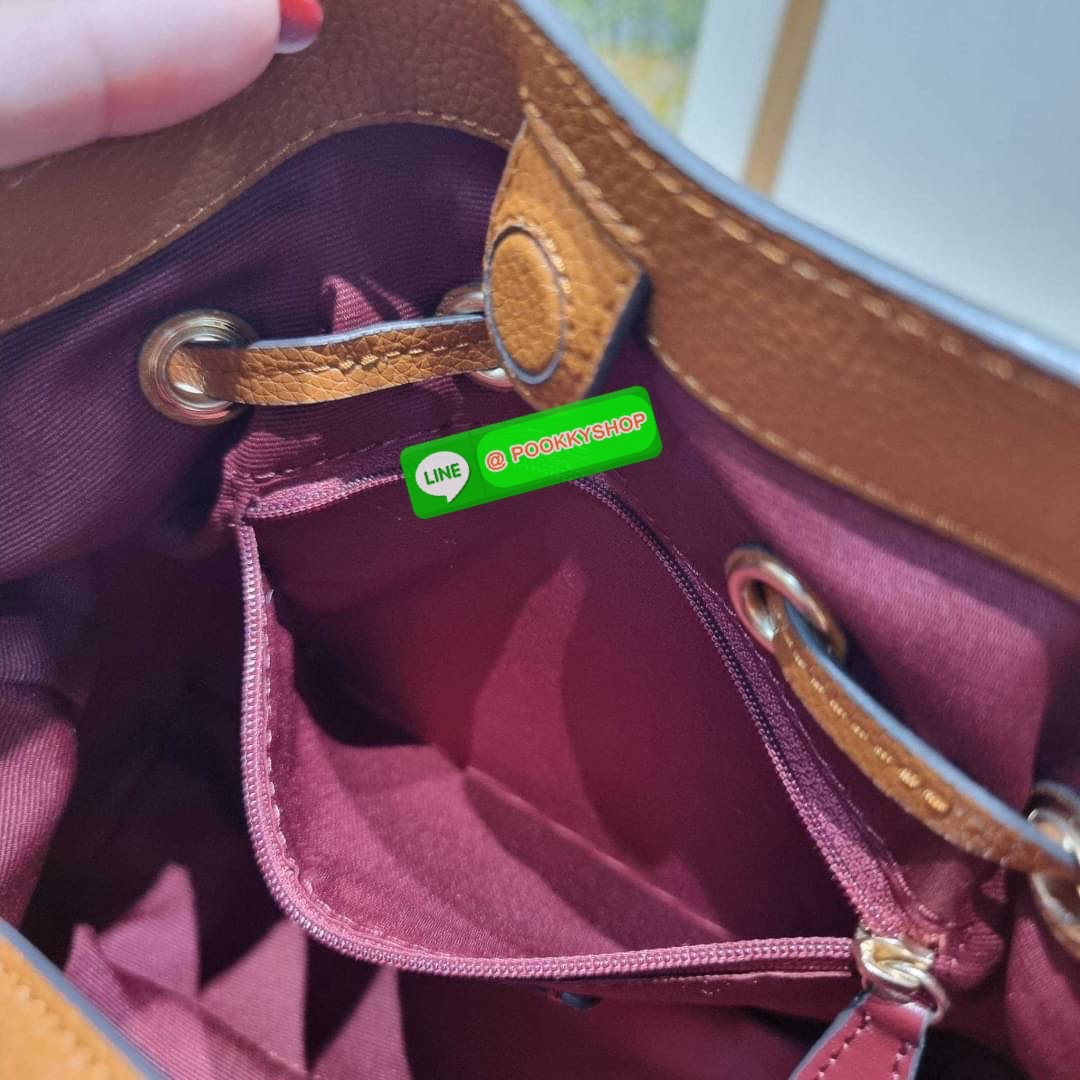 COACH CM091 ANDY CROSSBODY Details คอลสุดฮิต ดีไซน์สุดฮอต ให้สาวๆได้สวยหรู ดูแพงก่อนใคร กับกระเป๋าสะพายข้างขนาดกำลังสวย ดีไซน์ไม่เกร่อ มีดีเทลรูดเก็บปากกระเป๋า ปรับเปลี่ยนทรงได้เลย กิมมิคล้วนๆ ปากกระเป๋ามีกระดุมแม่เหล็กปิดกันของหล่นได้ ภายในโล่งกว้าง เลิศ