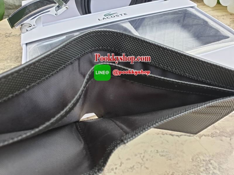 ลาคอส CLASSIC PETIT PIQUE Belt & Wallet Set !!! ซื้อ1ได้ถึง 2 ใบ เซตสุดคุ้ม!! มาพร้อมกล่องสุดหรู กระเป๋าเงินใบสั้นพับสองตอน ลายเปอติปิเก้ มีช่องใส่การ์ด ช่องใส่ธนบัตร บุซับในด้วยผ้าคอตตอน และ ด้านอกวัสดุ Pvc ลายเปอติปิเก้แต่งกระเป๋าด้านนอกกระเป๋า เข็มขั