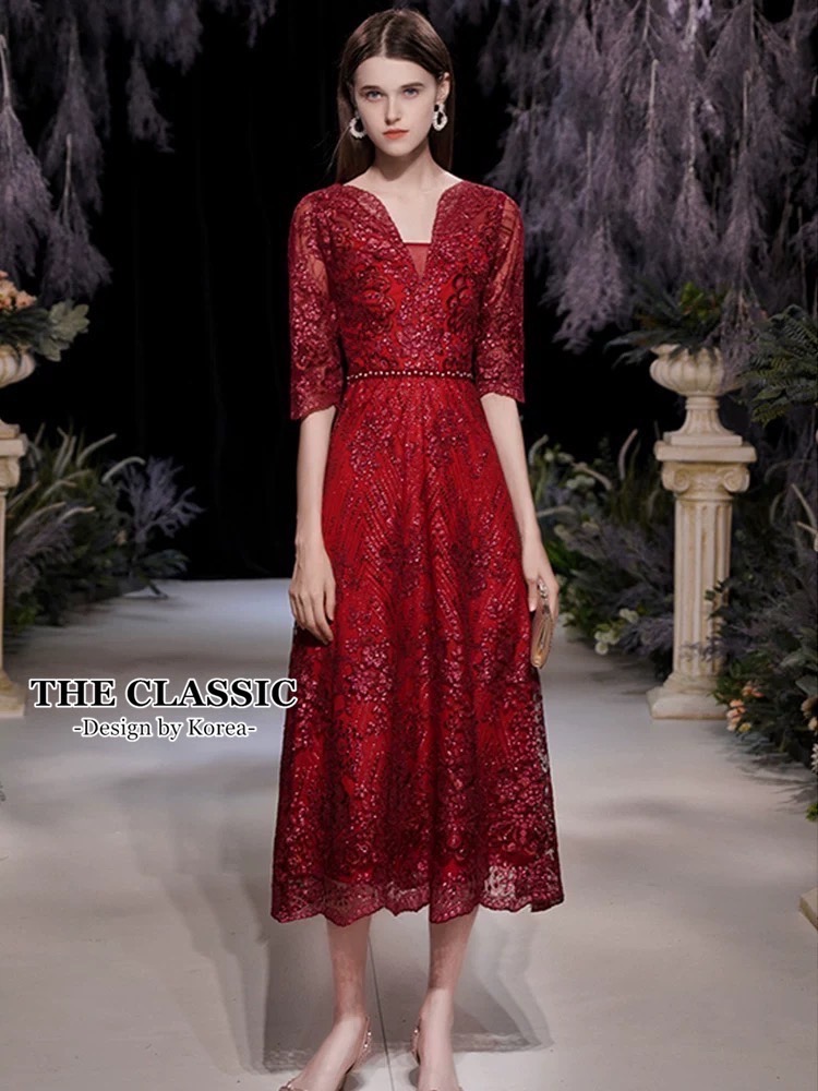 เดรสแฟชั่น ชุดยาวออกงาน ใช้ผ้าเนื้อดีปักลวยลายด้วยเลื่อมเล็กๆ ประกายเพชรระเอียดยิบทั้งตัว