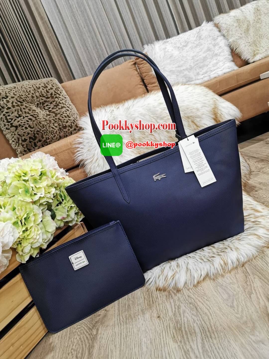 Don't Miss! Best Seller! ซื้อ1ได้ถึง2!! New! & Limited x Disney Holiday Collection Reversible Tote Bag With Clutch คอลเลคชั่นดิสนีย์ทรงTote มาพร้อมใบเล็กเข้าชุดสุดคุ้มสามารถแยกใช้ได้ วัสดุหนัง Saffiano สวยกันน้ำดูแลรักษาง่ายดีไซน์โดดเด่นมีลูก